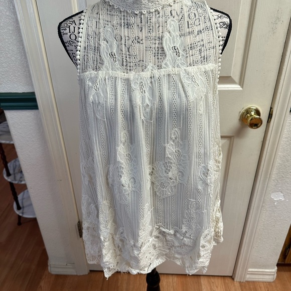 Xhilaration Cold Shoulder Top Victorian Style Lace & Embroidered Plus Size XXL - Picture 16 of 16